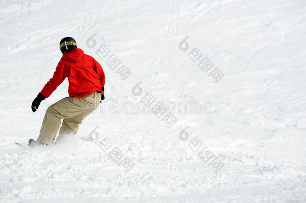 在雪地上滑雪。<strong>很大</strong>的空间