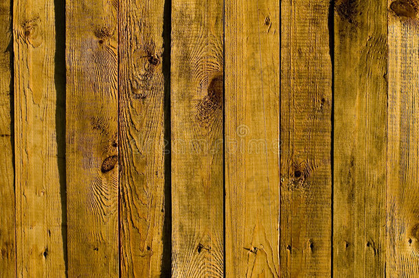 旧木板拼凑在一起