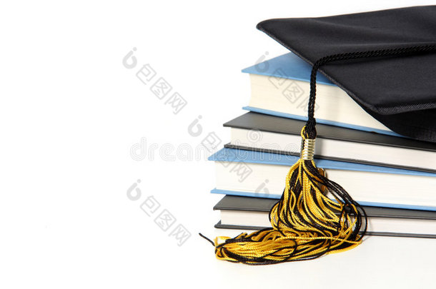 毕业帽和书