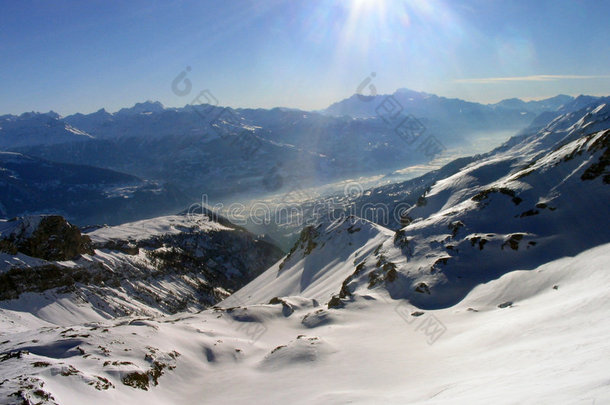 奥地利山地雪景