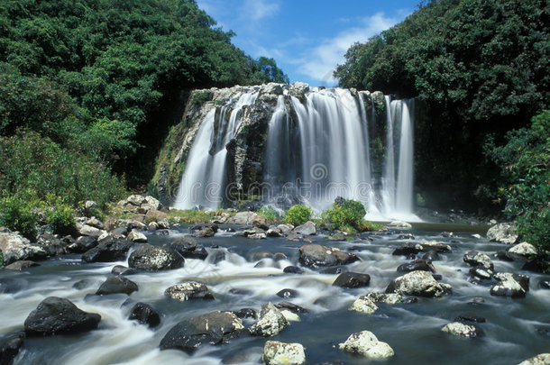 留尼汪岛瀑布