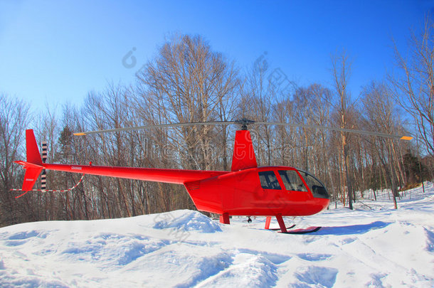 红色直升机