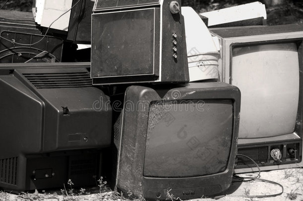 一堆旧电视