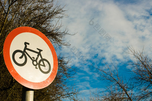 蓝<strong>天上</strong>的自行车标志