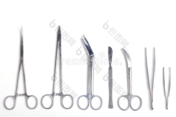 手术刀，镊子，夹子，剪刀隔离