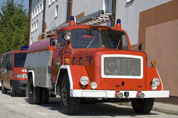 旧红色消防车