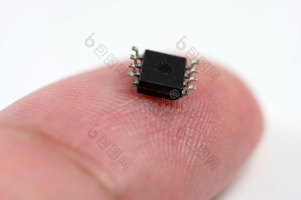 指尖的微芯片