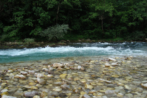 小河急流