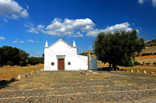 葡萄牙，阿伦特乔：蒙萨雷斯教堂