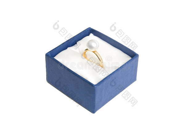 蓝盒金戒指