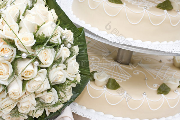新娘花束和婚礼蛋糕