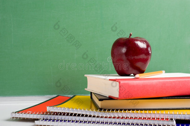 教科书和苹果
