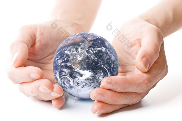 手中的地球仪
