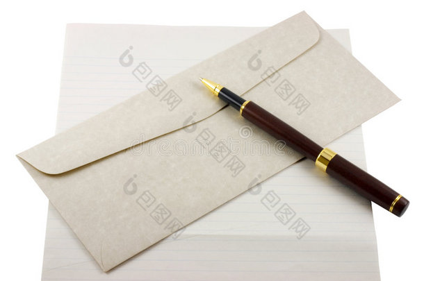 信纸、信封和钢笔