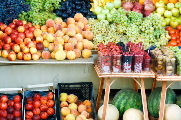 水果市场-多姿多彩的水果
