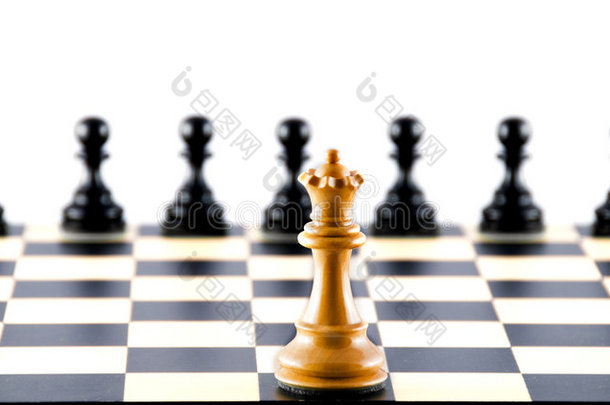 对抗当兵。下棋。