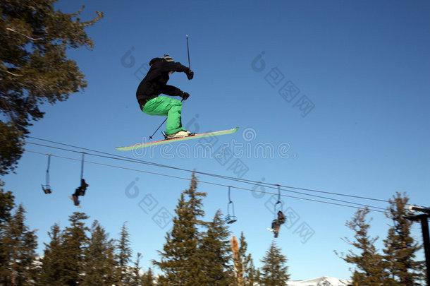 滑雪<strong>跳台</strong>