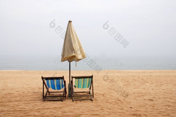 空沙滩椅