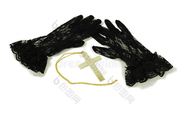 花边手套和十字架