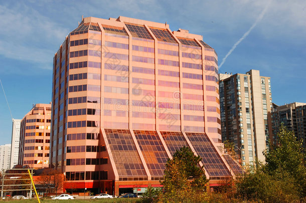 现代粉色高楼。