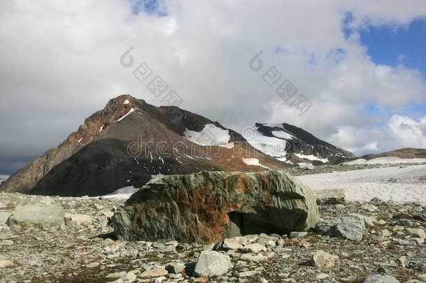 裂变和旋风峰