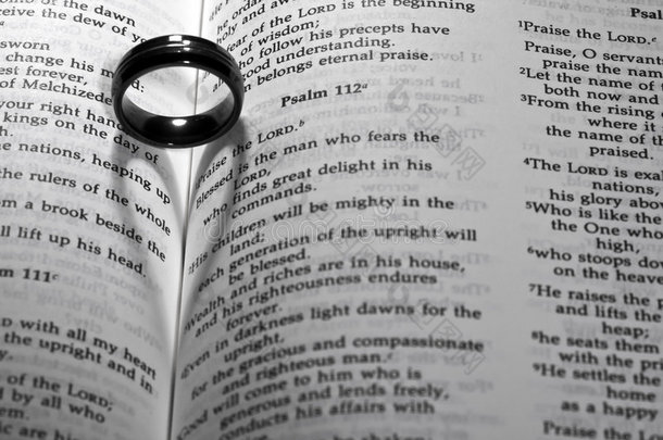圣经上的戒指