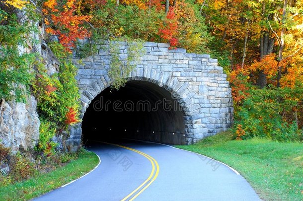 山岭隧道