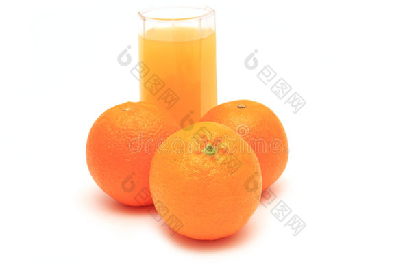 玻璃<strong>杯</strong>里的橙子和<strong>果汁</strong>
