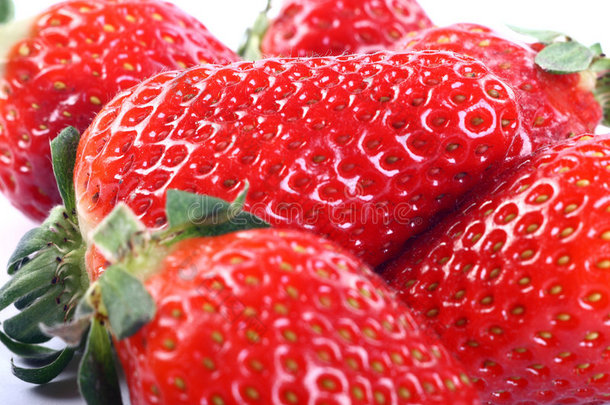 新鲜红草莓