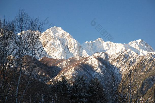 <strong>雪</strong>山