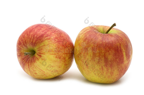 两个新鲜的红苹果
