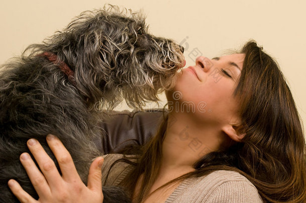 女人和狗