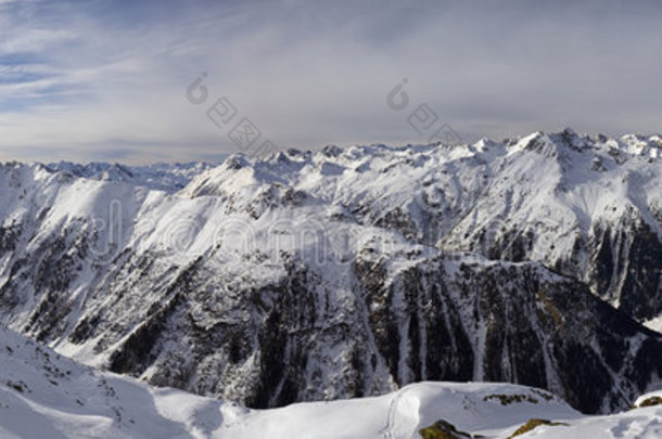 雪山山脉背景。