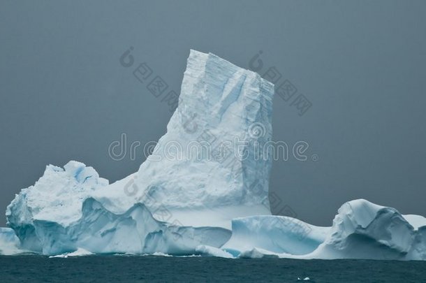 南极冰山塔