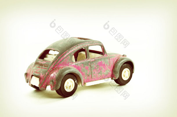 复古粉色玩具车