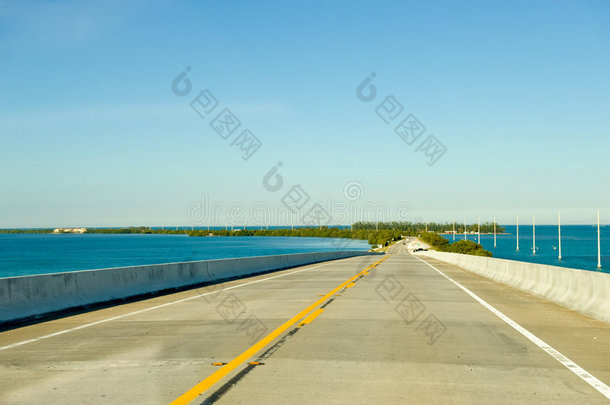 公路桥或堤道