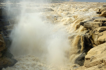 黄河壶口瀑布的壮丽图片