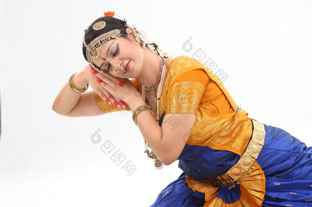 女子传统舞蹈表现