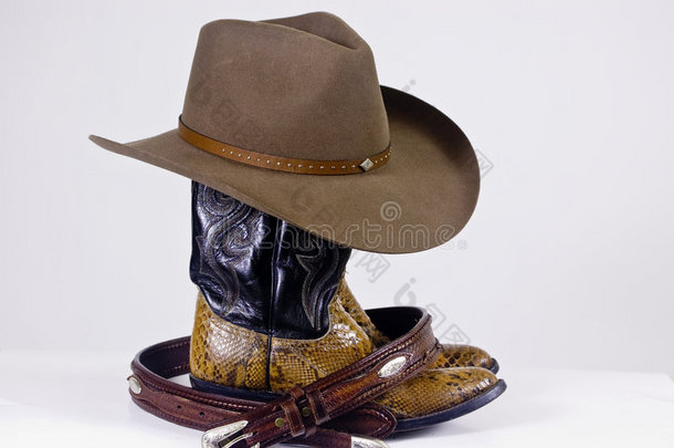 西式帽靴和腰带