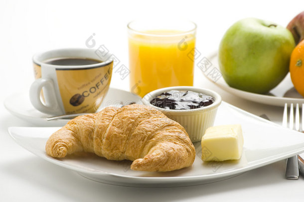 欧式咖啡牛角面包早餐