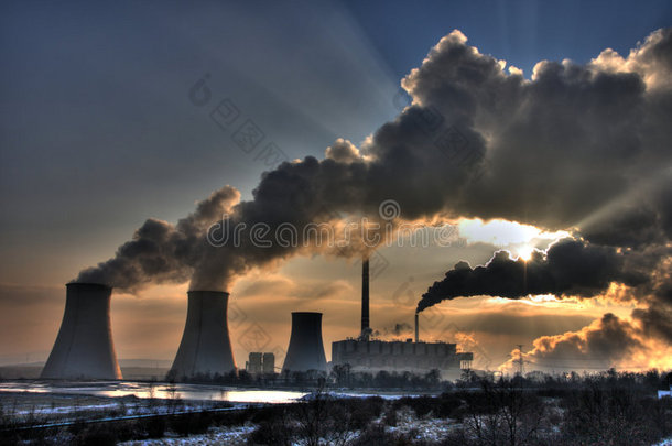 燃煤电厂视图-烟囱和烟气