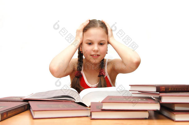 那个年轻的女孩那个年轻的女孩看书