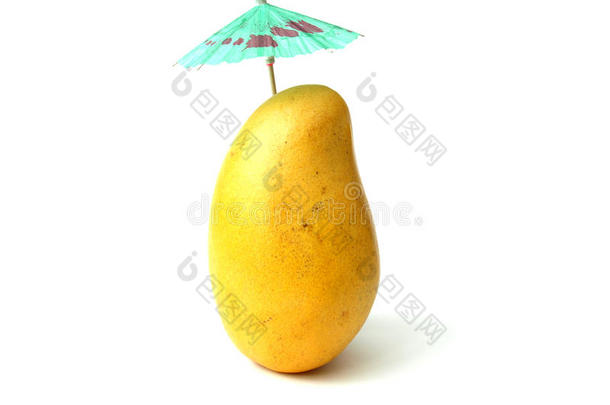 热带芒果和阳伞