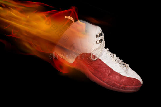 篮球鞋着火了