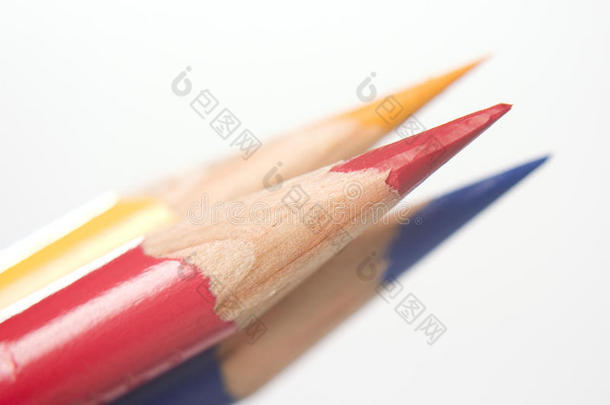 红蓝黄铅笔