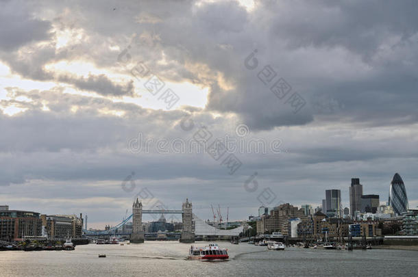 泰晤士河与伦敦塔桥，其他地标