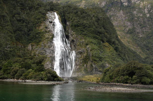 新西兰博文瀑布