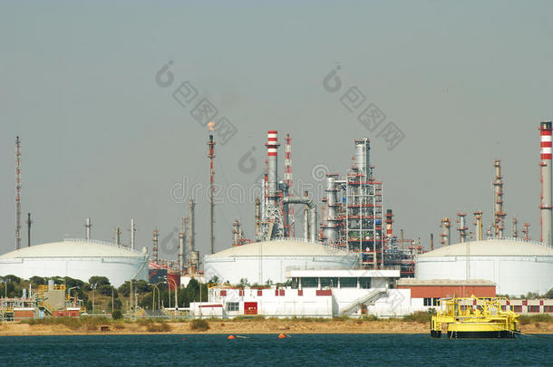 西班牙安达卢西亚大炼油厂。