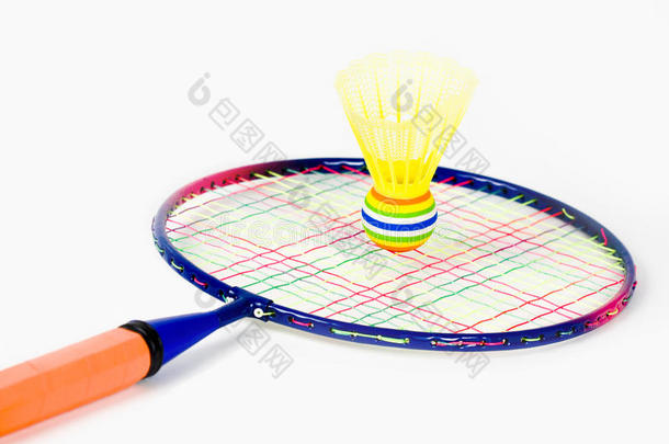 色彩斑斓的羽毛球拍和羽毛球