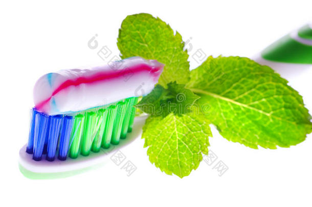 牙刷、牙膏